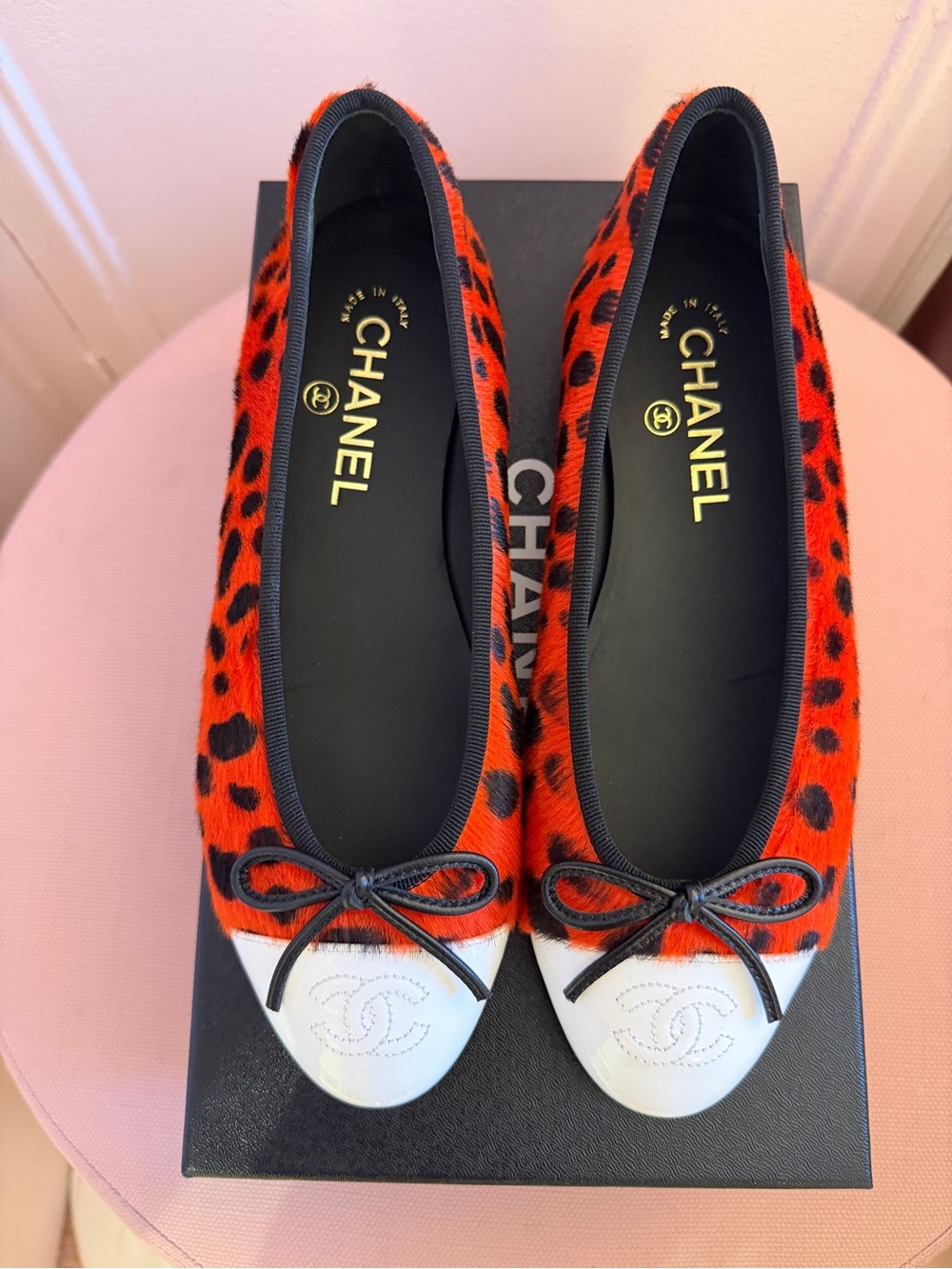 Chanel MÉTIERS D’ART 26 Red Orange Black White Pony Hair Animal Print Flats 37.5 - Picture 4 of 16
